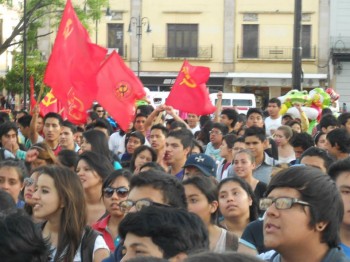 Estudiantes unidos por la defensa de la educación pública y gratuita en Michoacán