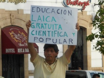 Estudiantes unidos por la defensa de la educación pública y gratuita en Michoacán