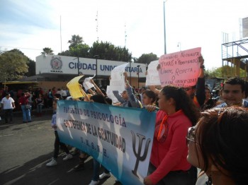 Estudiantes unidos por la defensa de la educación pública y gratuita en Michoacán