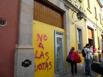 Estudiantes unidos por la defensa de la educación pública y gratuita en Michoacán