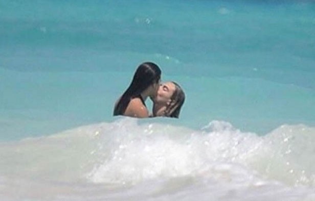 michelle rodriguez cancun beso