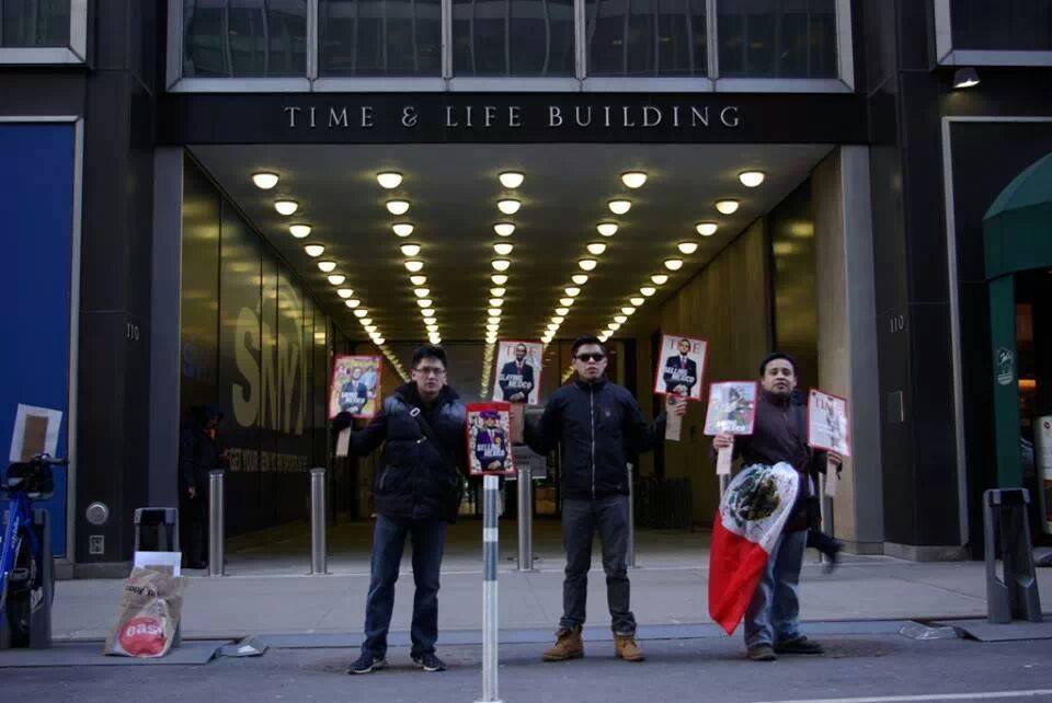 new york times protesta mexicanos peña nieto edificio