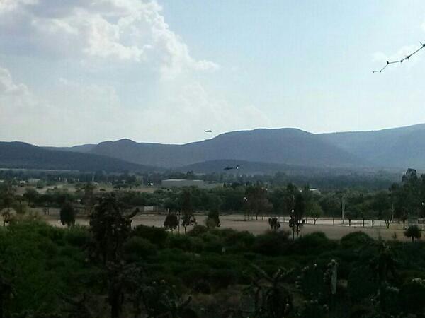 Los 2 helicópteros de la Marina en el operativo para cercar a Kike Plancarte en Colón, Querétaro / Noticieros Televisa