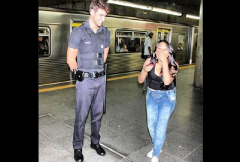 policía sexy del metro de brasil
