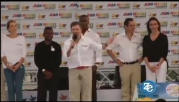 presidente de colombia se orina en campaña