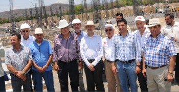 Fausto Vallejo construcción hospital de Apatzingán