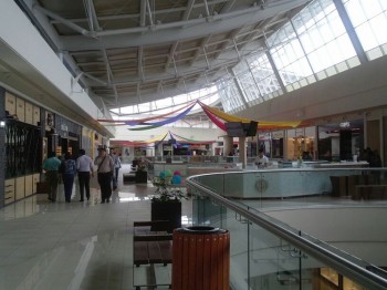 Plaza Las Américas vacío interior Morelia