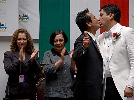 amlo colaborador travesti boda