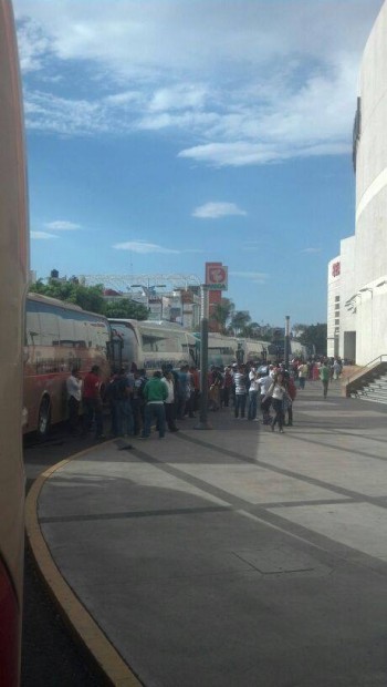 normalistas bloquan av enrique ramírez
