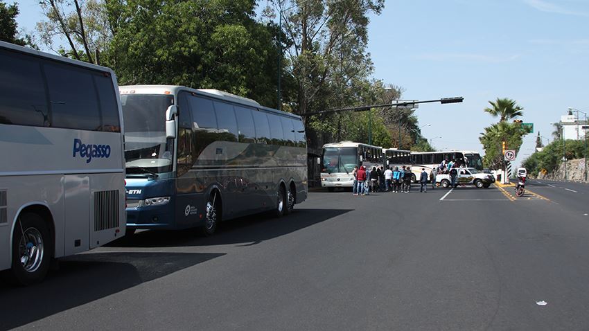 normalistas frente a casa de gobierno