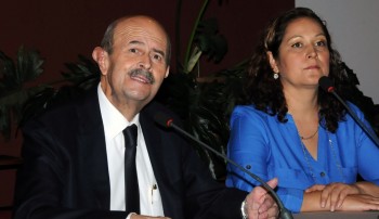 Fausto Vallejo y Lupita Santacruz en rueda de prensa