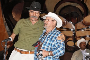 Mireles e Hipólito Mora en Encuentro Autodefensas