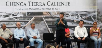 Peña Nieto en Tepalcatepec Michoacán