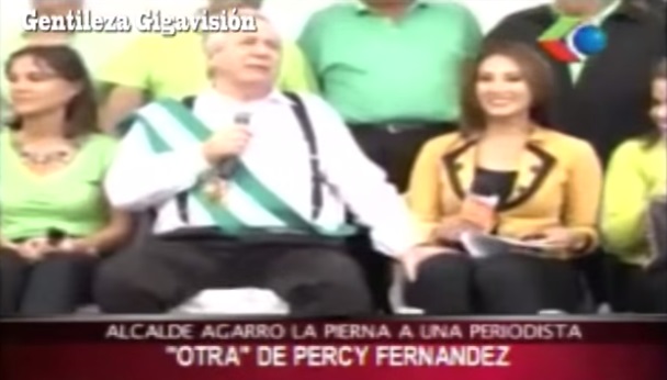 alcalde de Bolivia manosea a periodista