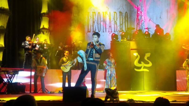 expoferia pepe aguilar concierto hijo leonardo