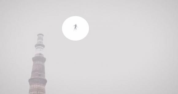 hombre volando india
