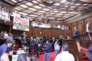 manifestación tenencias Congreso del Estado