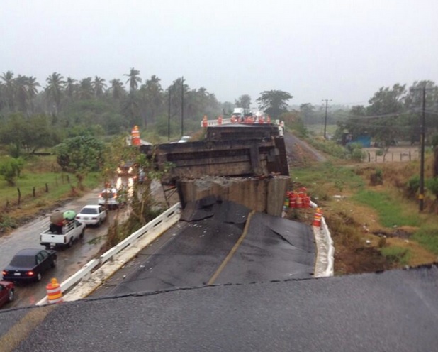 puente colapsado en Guerrero tras sismo