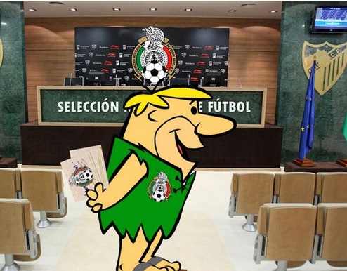 El 'Piojo' Herrera al momento de dar a conocer la lista de seleccionados