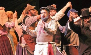 teatro el violinista en el tejado