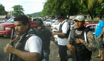 Mireles grupos armados Michoacán