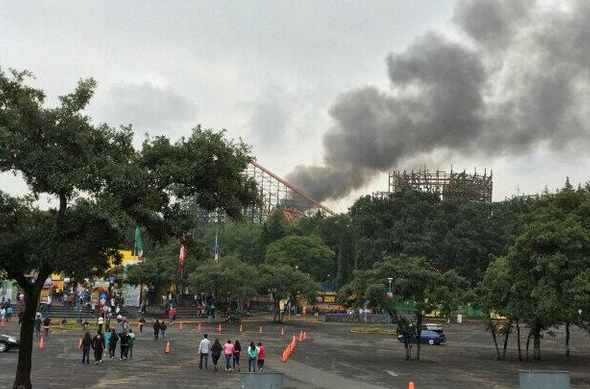 Se incendia Six Flags; no hay lesionados