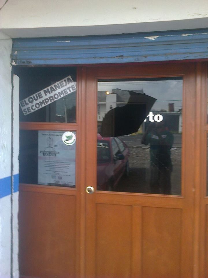 daños policia estatal de caminos de Paracho por habitantes de Capácuaro 2