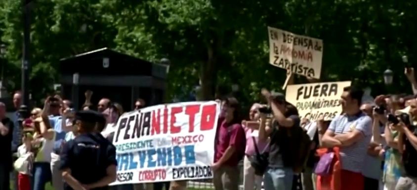 manifestantes contra peña nieto