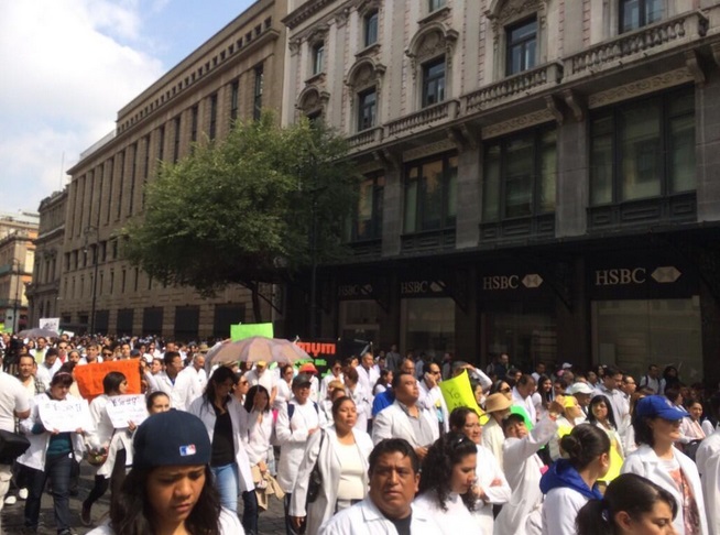 marcha médicos #YoSoy17 en México 2