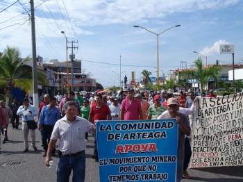 mineros se manifiestan en lázaro cárdenas