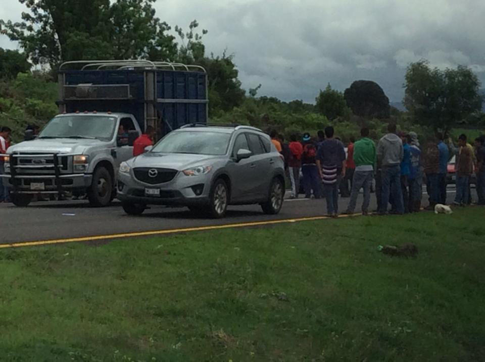 normalistas Tiripetío piden cuota Michoacán 2