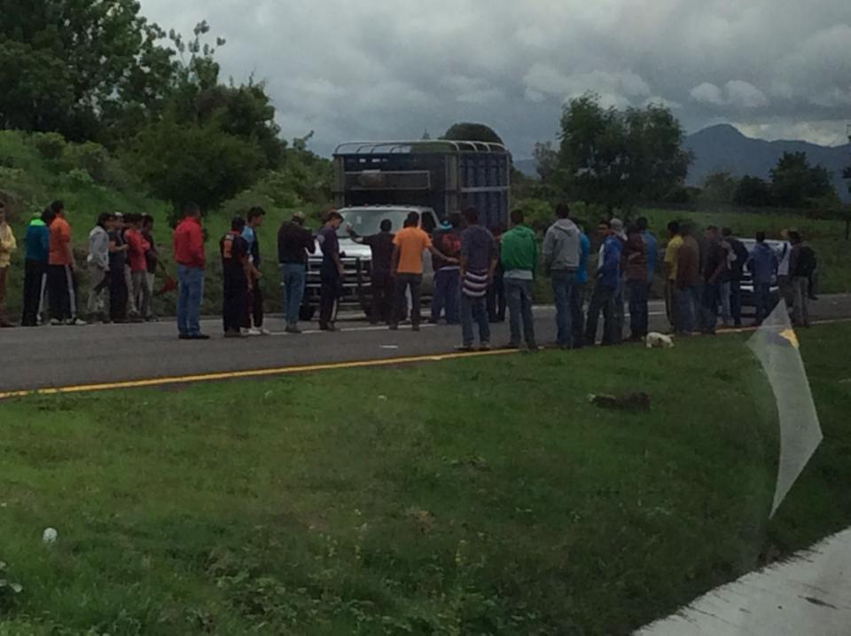 normalistas Tiripetío piden cuota Michoacán