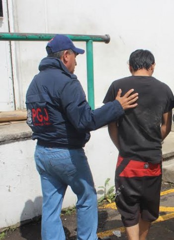 padre que golpeó a su hija