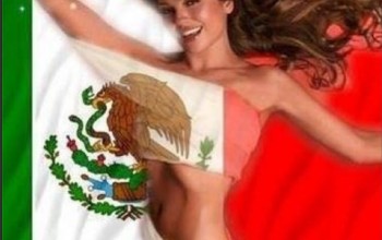 thalía posa con la bandera de méxico