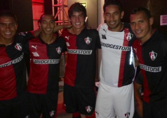 atlas presentación uniforme logo tv azteca
