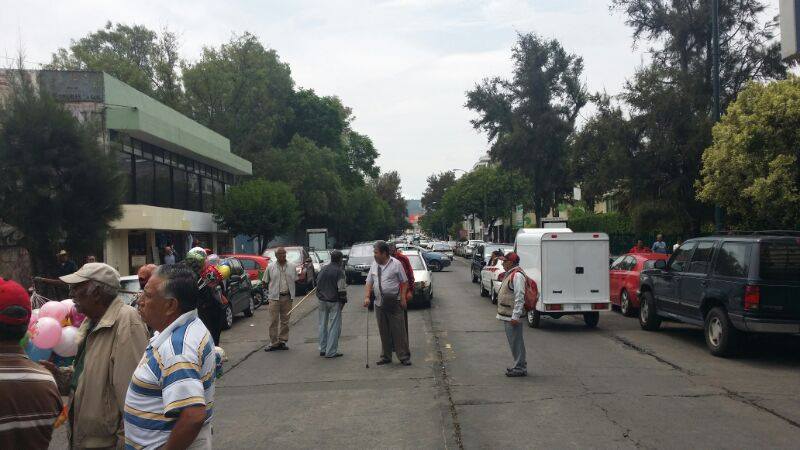 bloqueo Avenida Lázaro Cárdenas Morelia por jubilados