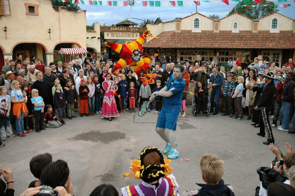 comisionado castillo piñata