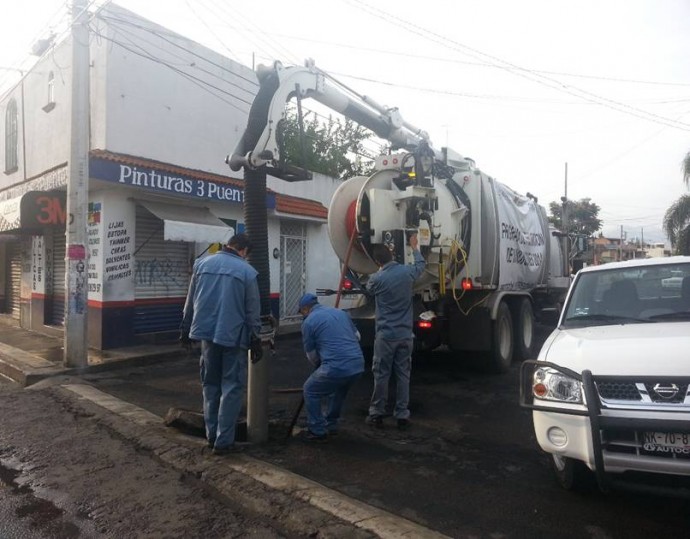 OOAPAS MANTIENE TRABAJOS DE DESAZOLVE CON EQUIPO HIDRONEUMÁTICO DE CONAGUA