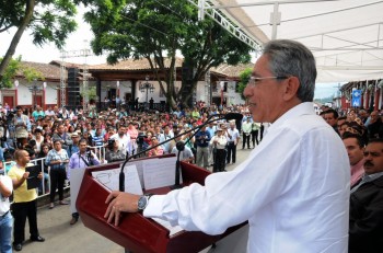 Salvador Jara discurso en Santa Clara Michoacán