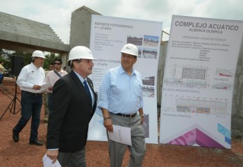 construcción alberca olímpica en Morelia