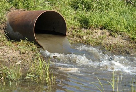 Agua contaminada