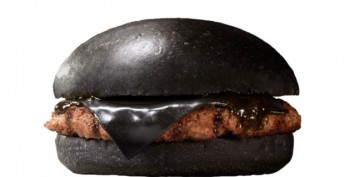 Burger KIng vendera hamburguesa negra en Japón