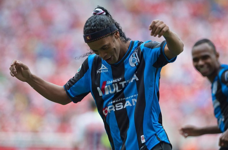 Ronaldinho gol Gallos Querétaro