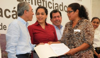 Salvador Jara beneficiarios entrega