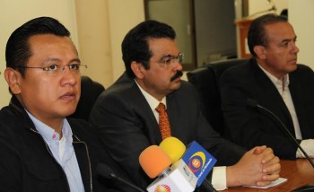 Vocal Ejecutivo del INE con Carlos Torres Piña y Pascual Sigala del PRD Michoacán