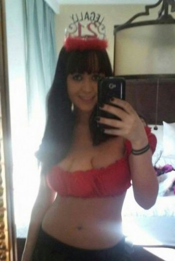 mujer con tres senos
