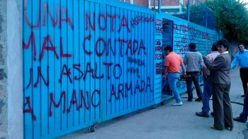 normalistas grafitean La Voz