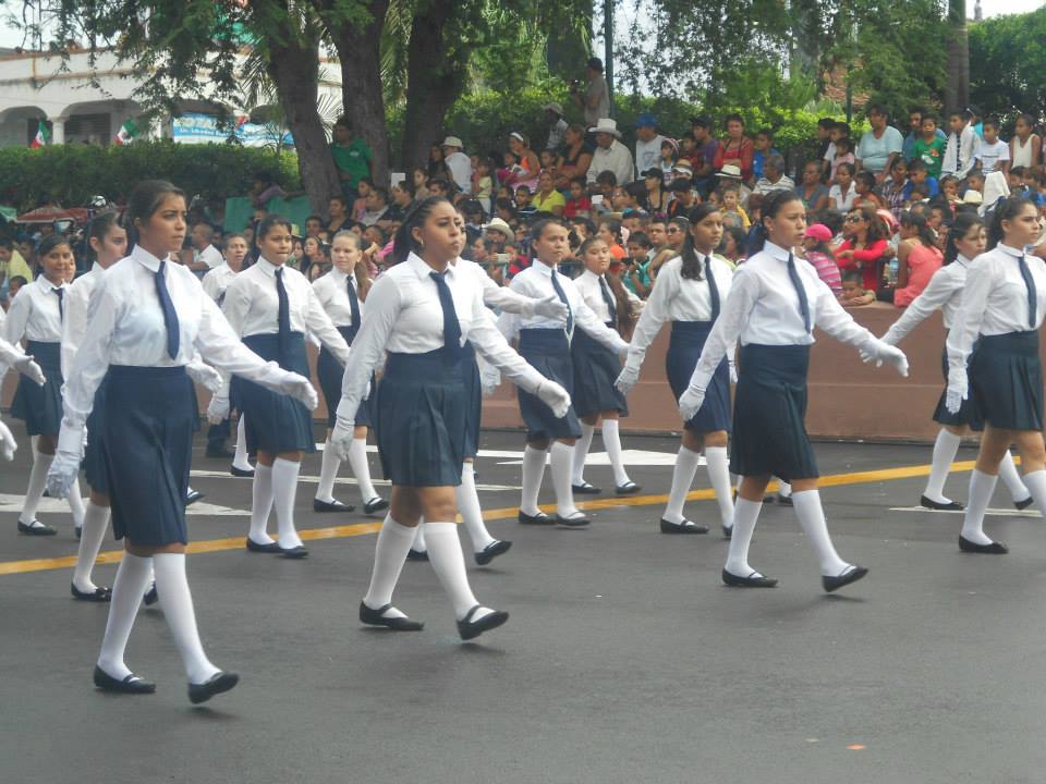 Apatzingán desfile (2)