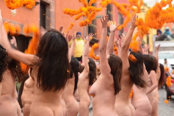 Spencer Tunick desnudo Día de Muertos 2014