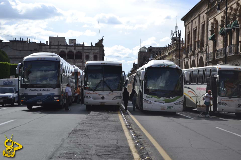 camiones secuestrados por normalistas Centro Morelia